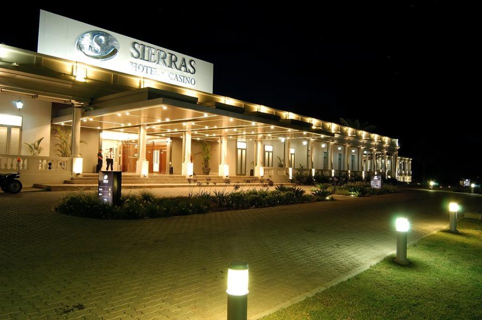 Howard Johnson Sierras Hotel Casino